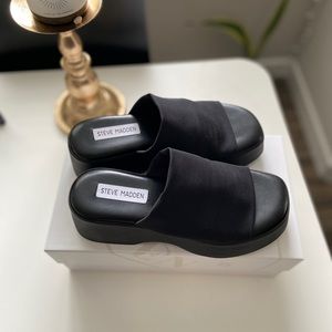 New Steve Madden Slinky Sandal